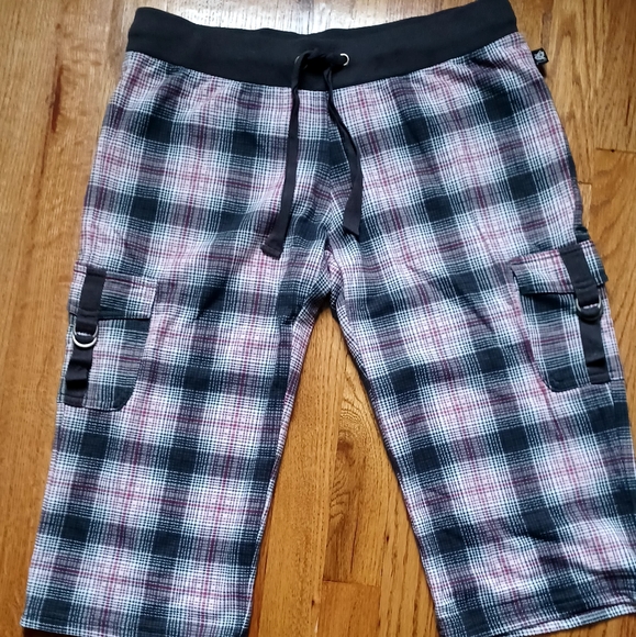 EUC L. A. Kitty Knit Plaid Capris - Women's Size Medium - Picture 1 of 5